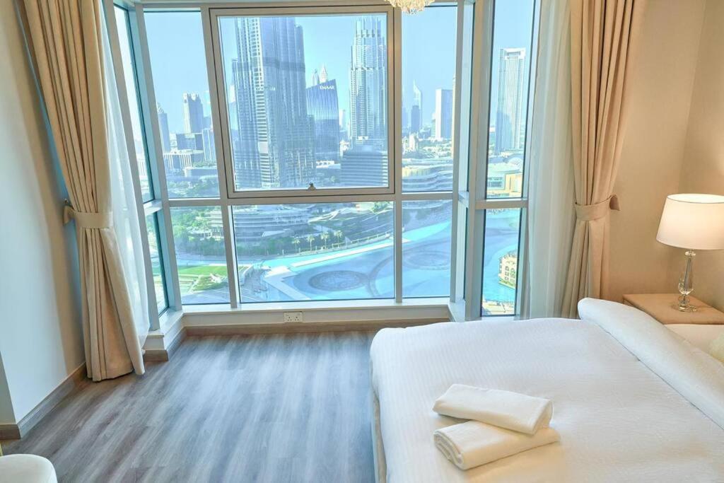 Ferienwohnung Magnificent Luxury 3Br With Amazing Burj & Fountain View Dubai Exterior foto