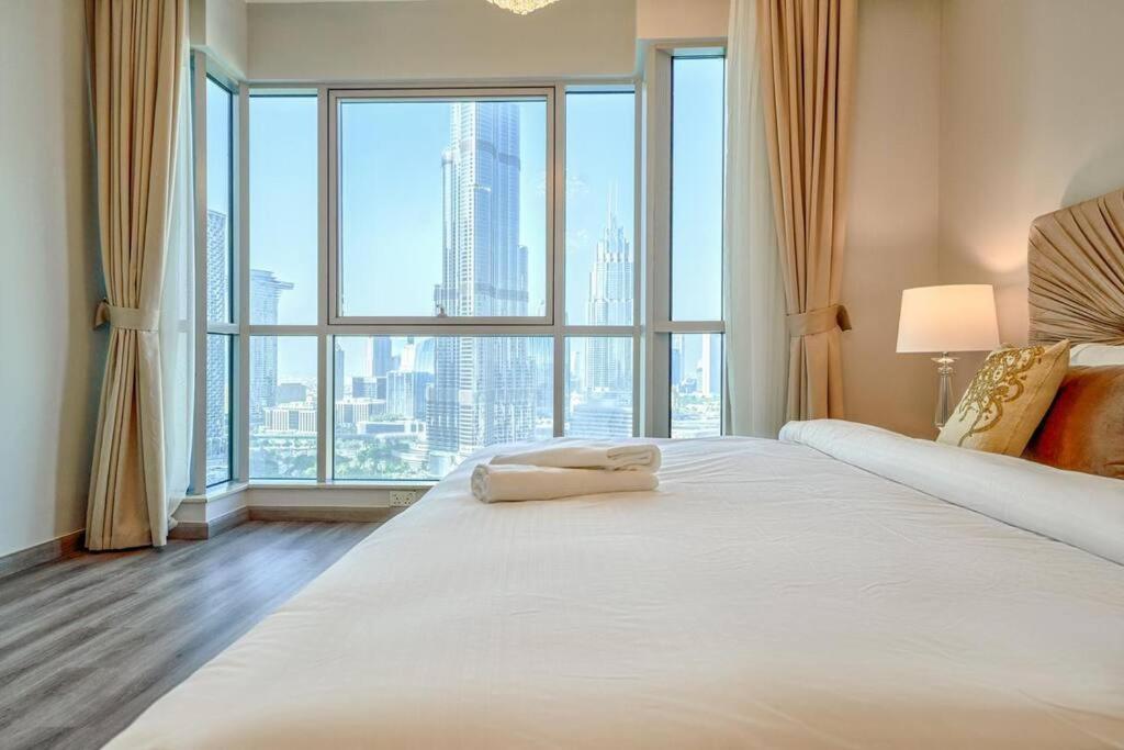 Ferienwohnung Magnificent Luxury 3Br With Amazing Burj & Fountain View Dubai Exterior foto