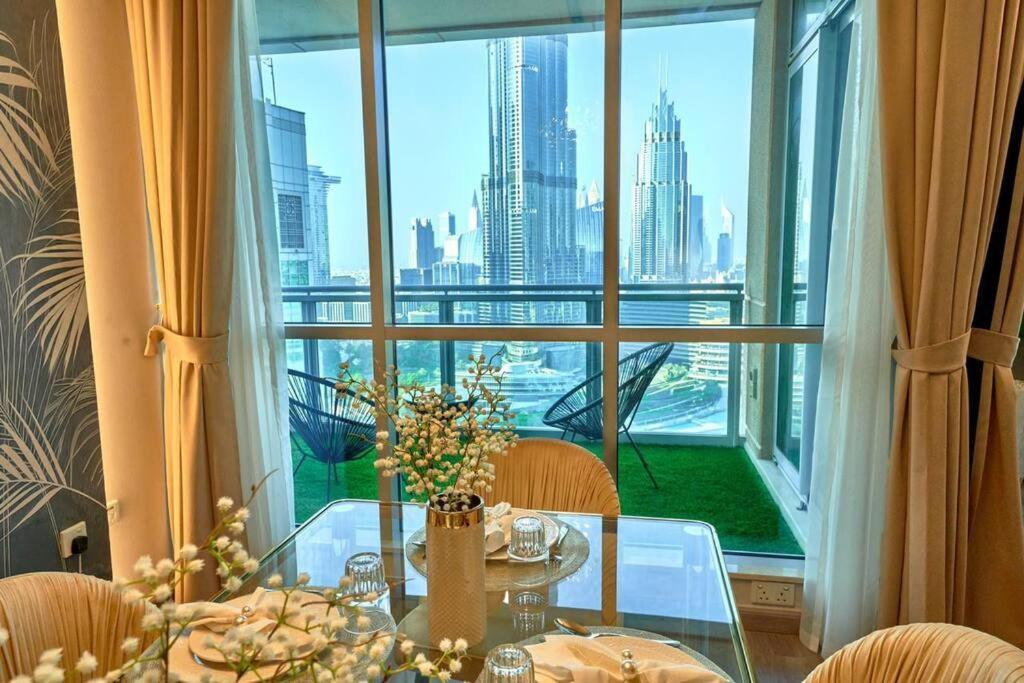 Ferienwohnung Magnificent Luxury 3Br With Amazing Burj & Fountain View Dubai Exterior foto