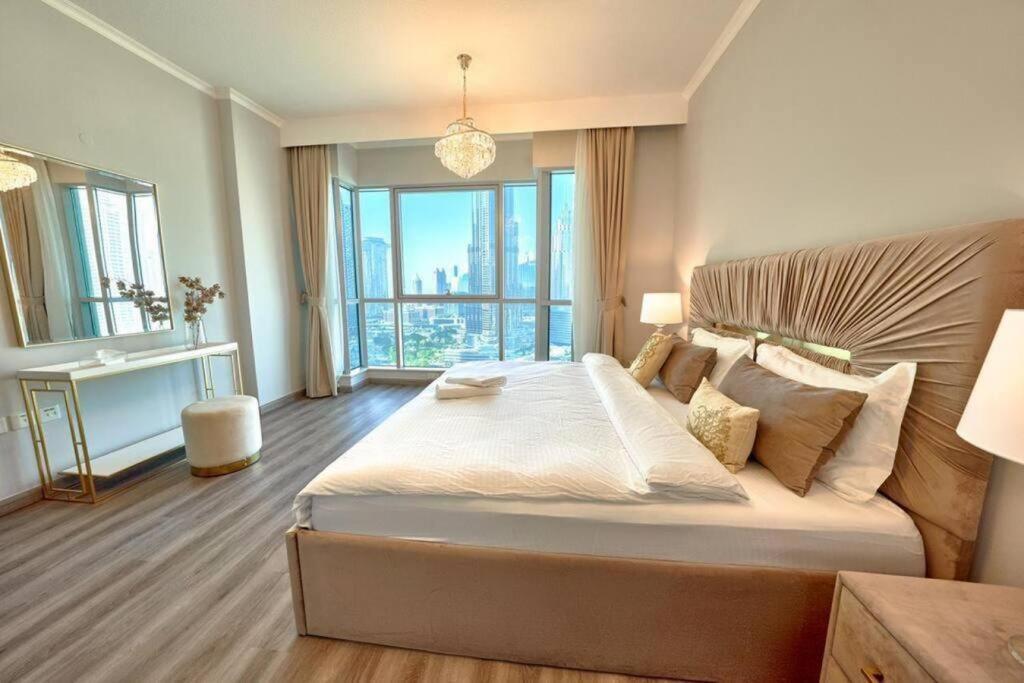 Ferienwohnung Magnificent Luxury 3Br With Amazing Burj & Fountain View Dubai Exterior foto