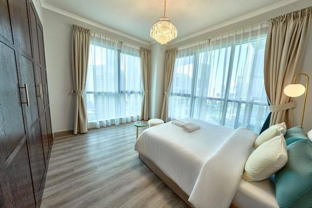 Ferienwohnung Magnificent Luxury 3Br With Amazing Burj & Fountain View Dubai Exterior foto